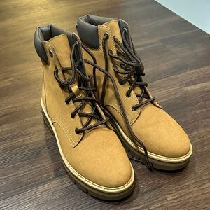 Timberland Tan and Brown Winter Boots